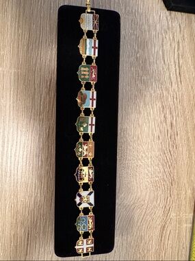 Vintage Canadian provinces enamel, souvenir bracelet, gold tone
